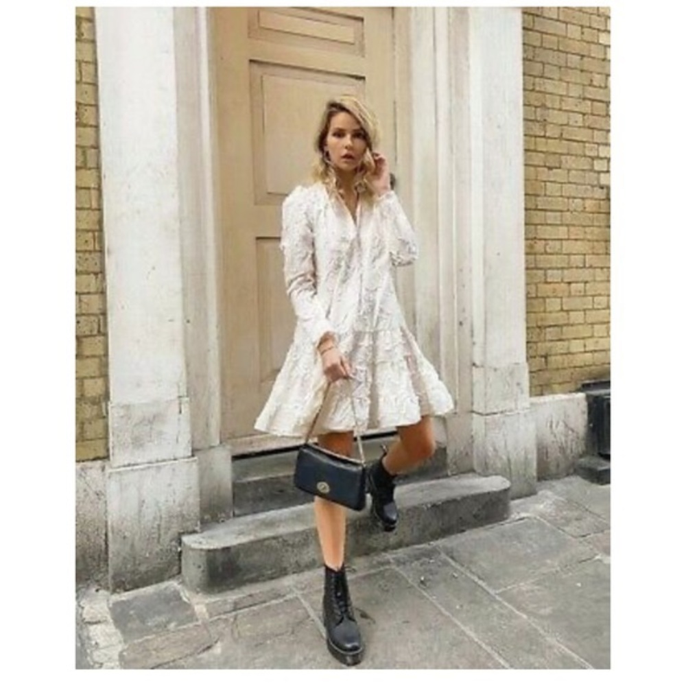 H&M Jacquard Weave Cream Dress Bloggers Favorite Ruffles Size XS NTW
